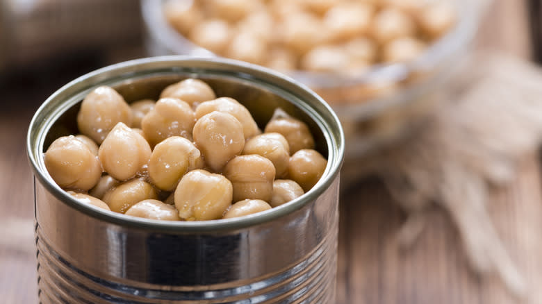 portion of canned chickpeas