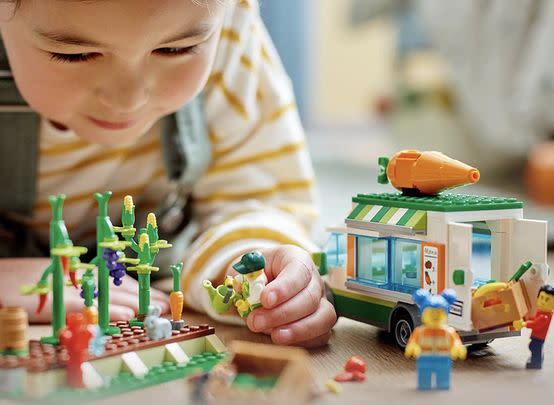 Save 36% when you treat your kids to this city farmer's market LEGO set.