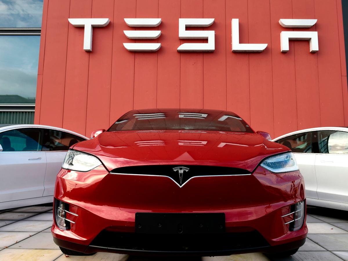 Tesla Settles Lawsuit Over Autopilot Crash Death of Engineer