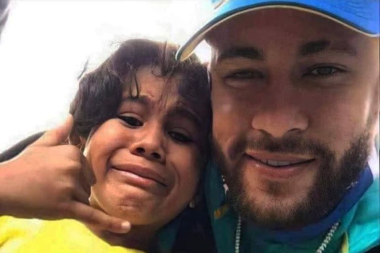 Neymar se sacó una foto con un fanático colombiano