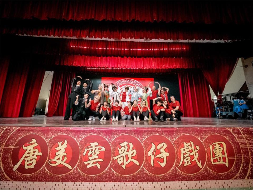  唐美雲率領劇團50人至馬來西亞公演！2000張門票秒殺！