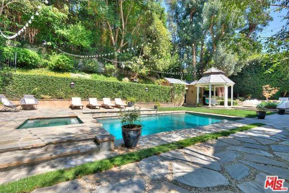 The pool and spa at Adele’s first Hidden Valley mansion, bought for $9.5m six years ago (MLS)