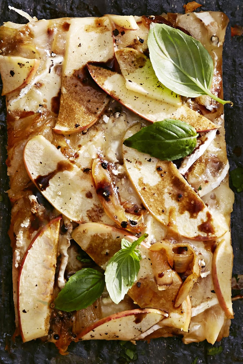 Apple-Brie Pizza With Caramelized Onions