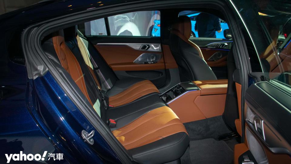 為滿足車主擁有獨特個性化外觀與內裝的渴望，全新BMW M8 Coupe與M8 Gran Coupe也提供8種全新車色選擇。