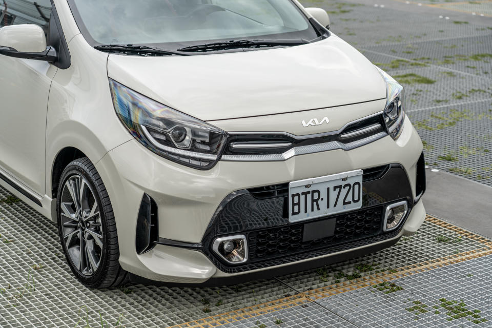 Picanto 的車頭設計相當飽滿且有層次。