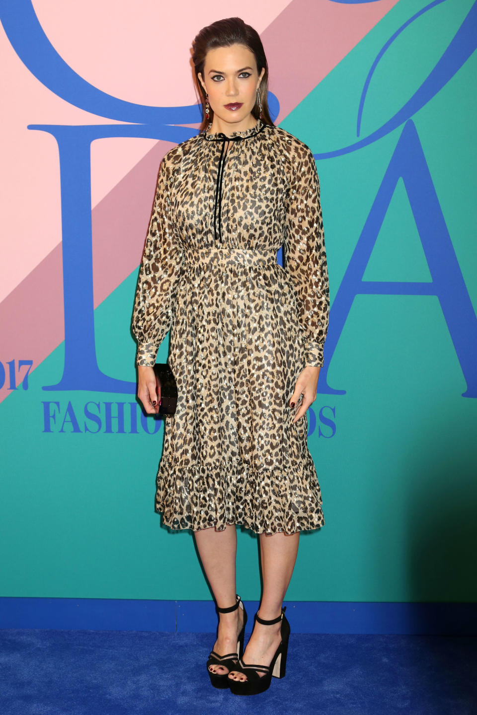 <p>Kate Spade también vistió a Mandy Moore en los CFDA Fashion Awards 2017. (Foto: Gtres). </p>