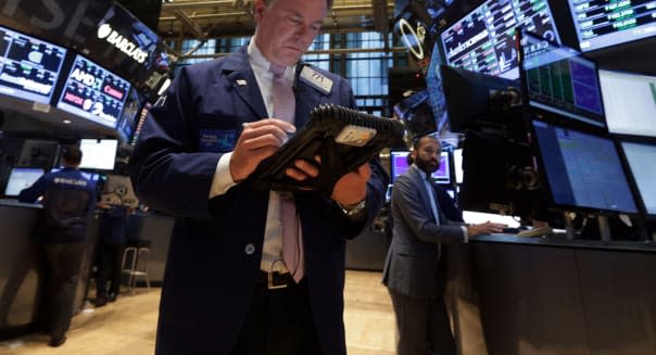 new york stock exchange traders Wall Street investing stocks economy