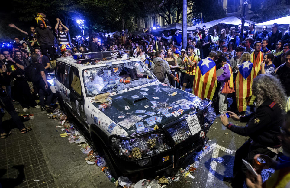 FOTOS – El independentismo se levanta en las calles de Barcelona contra las detenciones en Cataluña