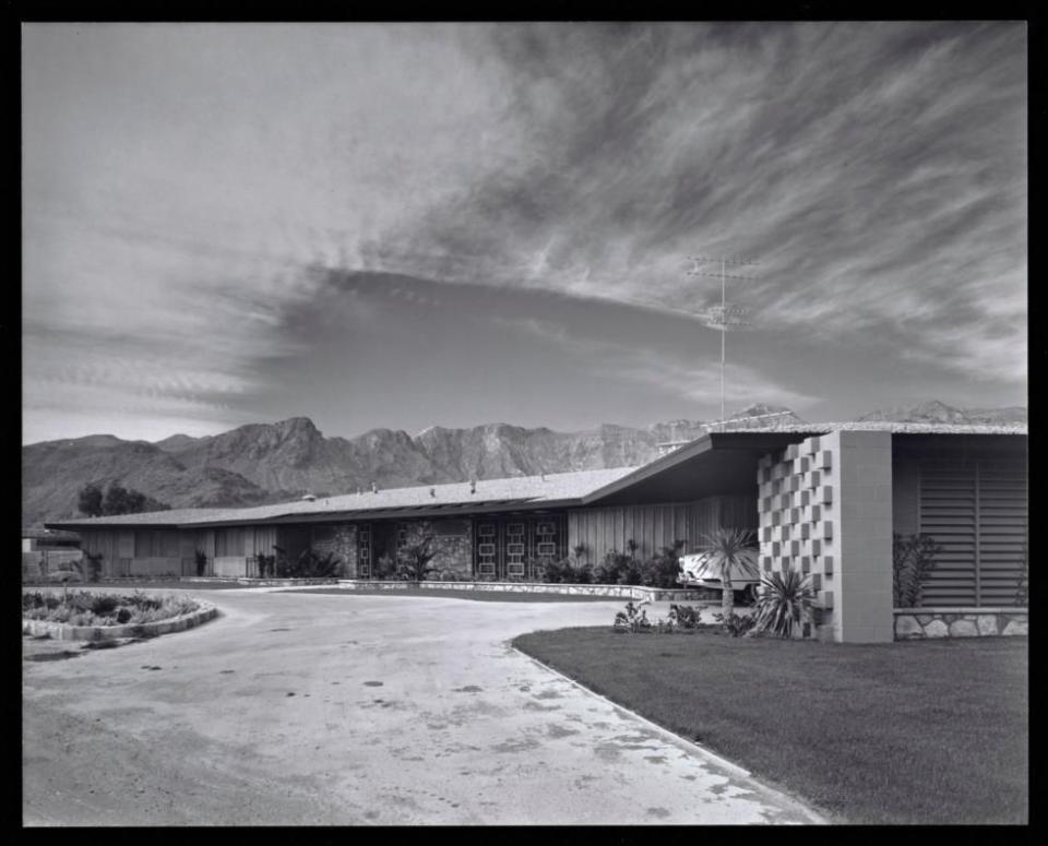 <p>Legend has it that Desi Arnaz won this Palm Springs property in a poker game. He and his wife Lucille Ball hired Williams to build their home from the ground up in 1954.</p>