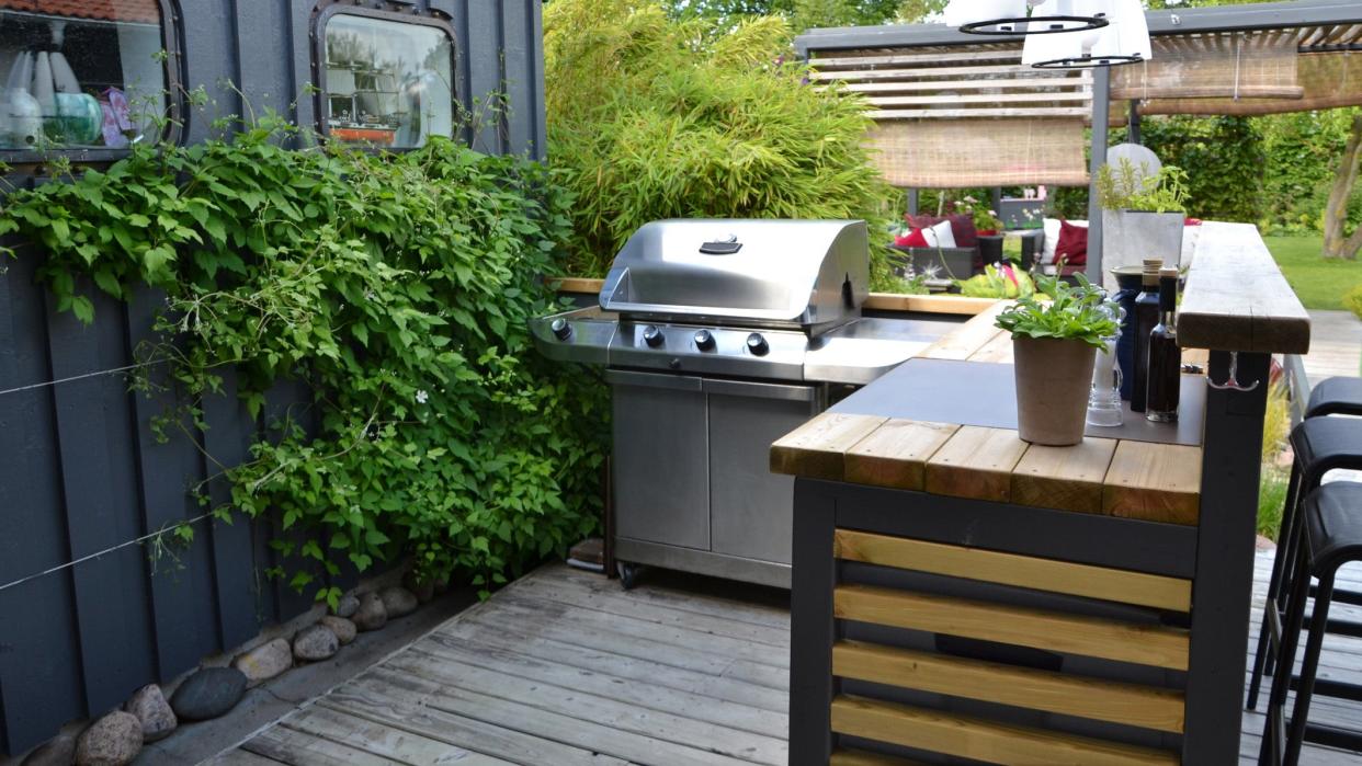 Build the kitchen of your dreams outside with these must-haves.