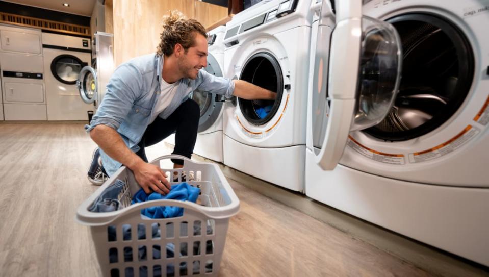 6 tips for doing your laundry in a laundromat