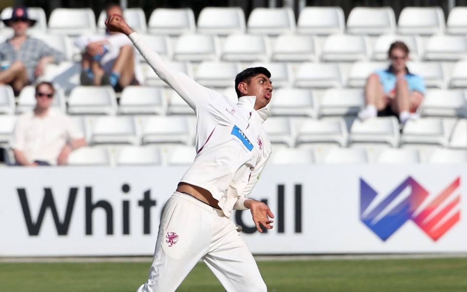 Shoaib Bashir Bowling