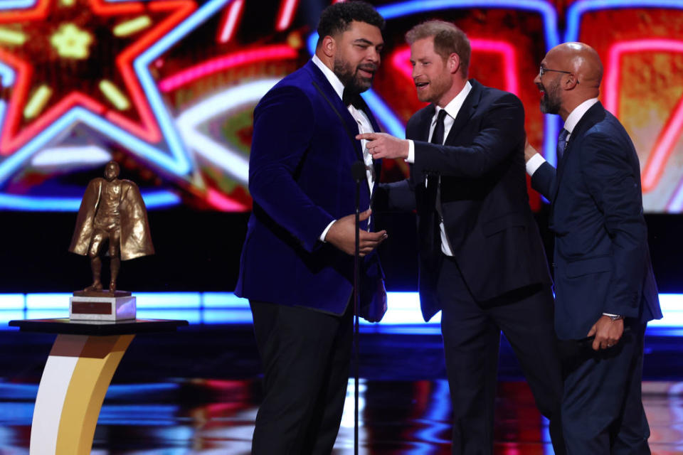 LAS VEGAS, NV - FEBRUARY 8: Cameron Heyward of the Pittsburgh Steelers, winner of the Walter Payton Man of the Year Award, Prince Harry, Duke of Sussex, and Keegan-Michael Key at the 13th Annual NFL Honors on February 8, 2024 in Las Vegas, Nevada. (Photo by Perry Knotts/Getty Images)