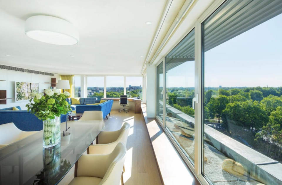 The Mayfair residences are filled with natural light (Como Metropolitan London)