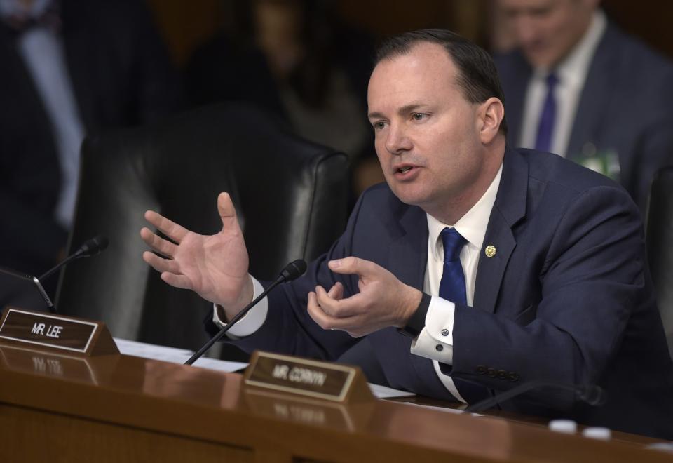 El no de la derecha. El senador Mike Lee, republicano de Utah, fue uno de los que se opuso a la iniciativa de reforma de salud del Senado por considerar que no recortaba suficientemente impuestos y mantenía demasiados esquemas de Obamacare. (AP)