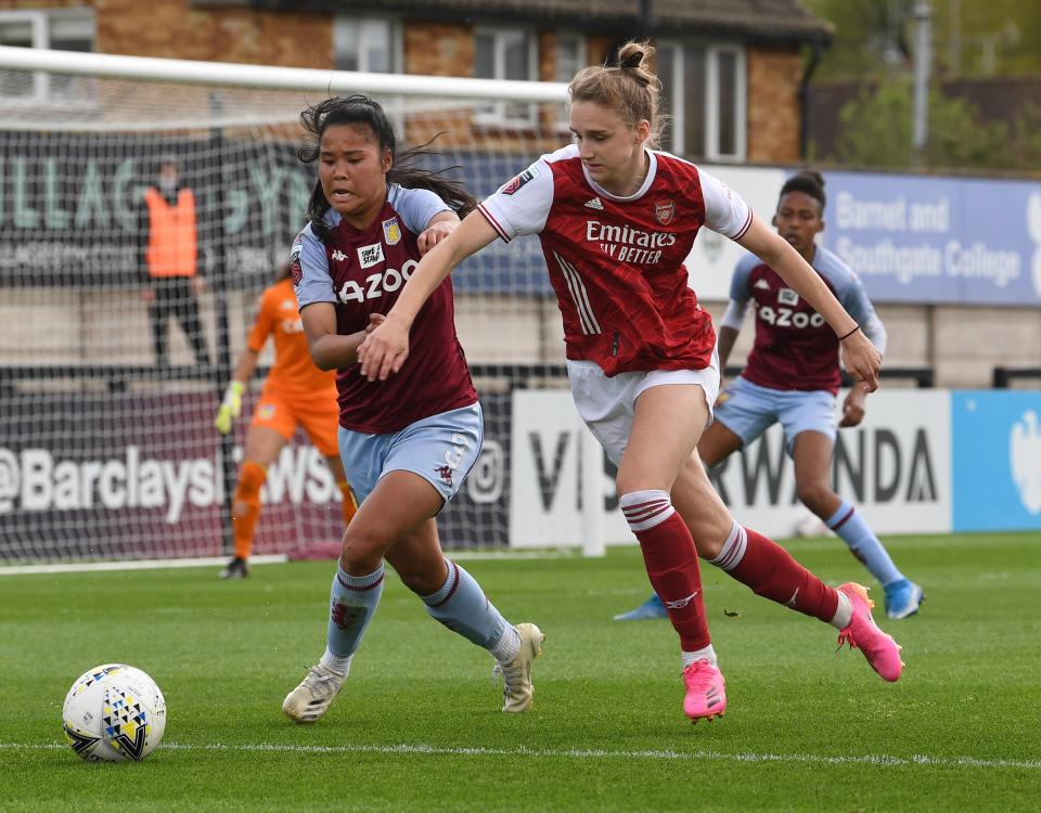 Miedema is expecting to remain at Arsenal (Arsenal FC via Getty Images)