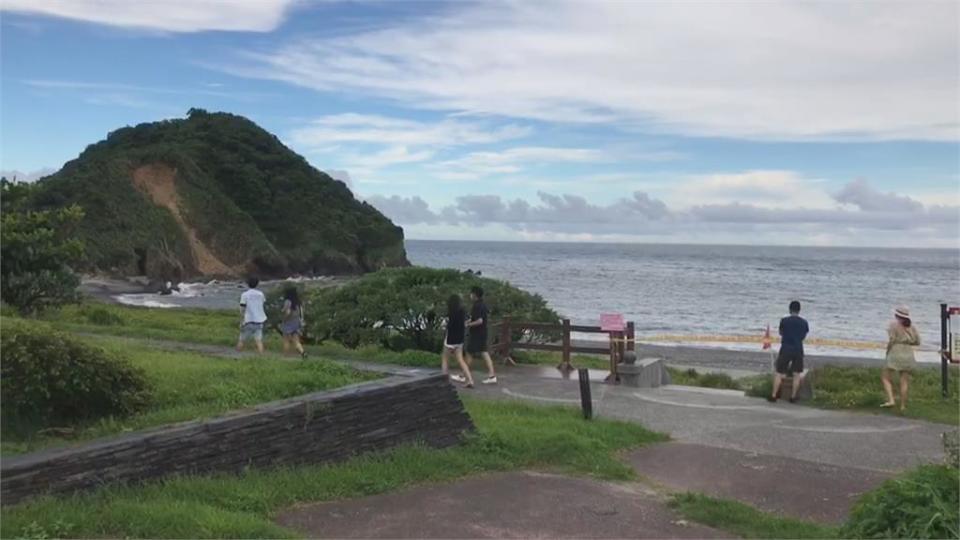 端午連假亂象！民眾群聚南方澳北濱公園「脫口罩野餐」