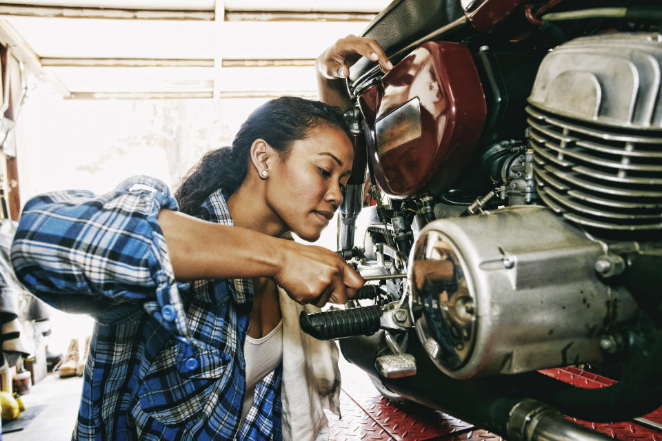 Female mechanics were found to make up to 22.4% less per hour than their male counterparts. (Getty Images)