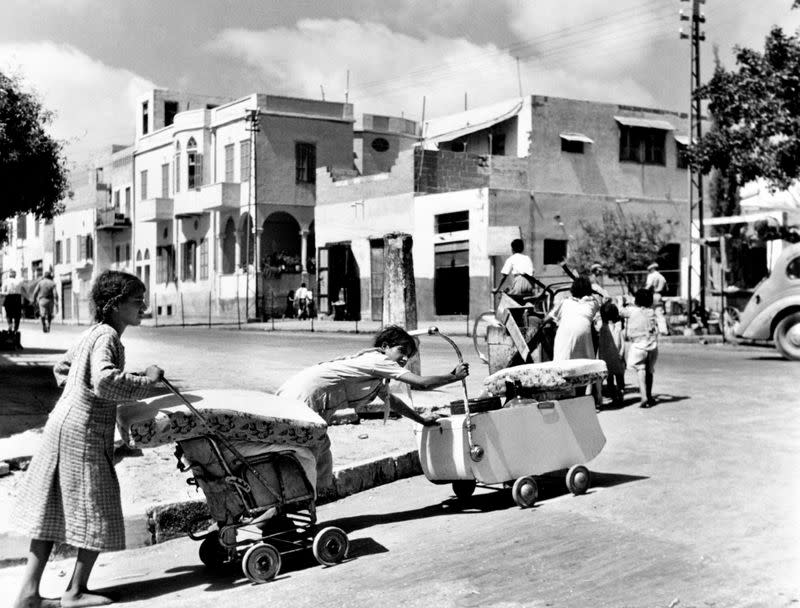 The Wider Image: Side by side, glimpses of Palestinian refugee camps then and now