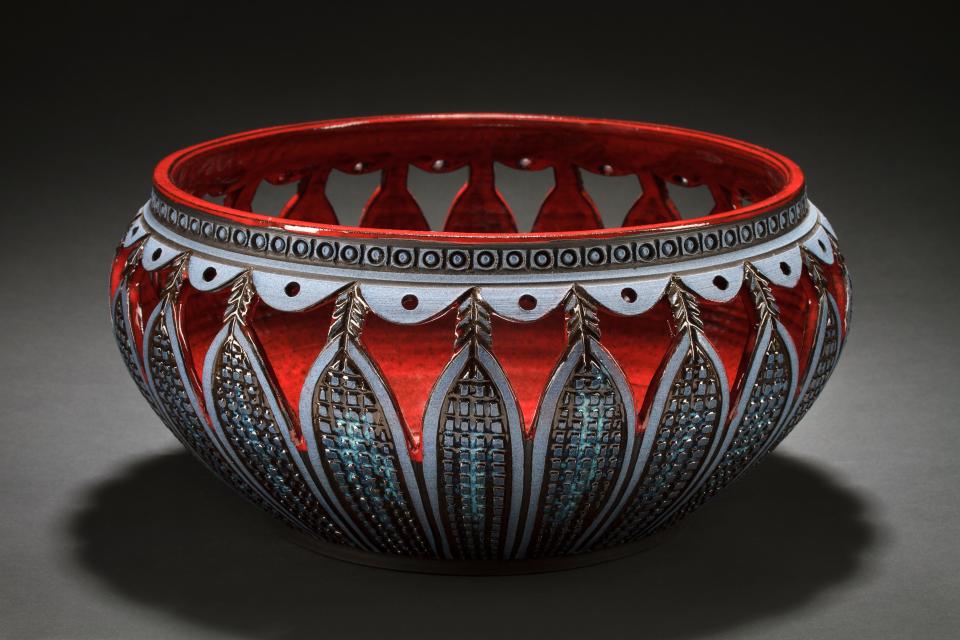 Alabama artist Larry Allen will display his pottery at  LeMoyne’s Chain of Park Art Festival April 15-16, 2023.