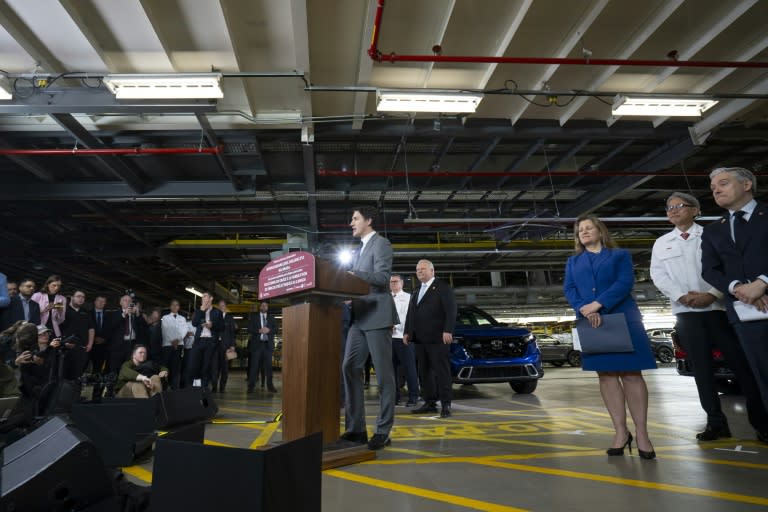 El primer ministro de Canadá, Justin Trudeau, pronuncia un discurso en la fábrica de automóviles Honda en Alliston el 25 de abril de 2024 (Peter Power)
