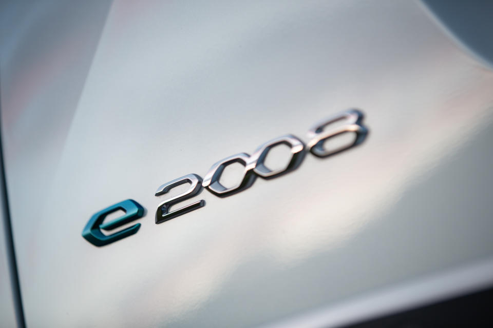 PEUGEOT_2008_TESTDRIVE_Logo.jpg