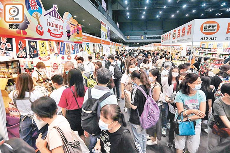 去年首屆工展會購物節吸引大批市民前往購物。