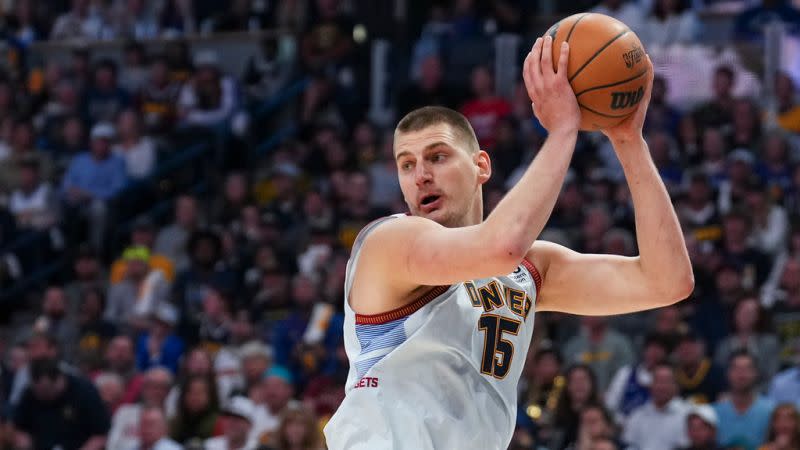 ▲丹佛金塊明星中鋒Nikola Jokic，出手3次狂送16助攻寫新紀錄　金塊131:114輕取活塞。（圖／美聯社／達志影像）