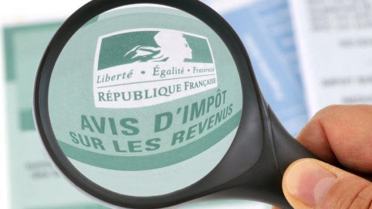 Avis d'impôts à la loupe