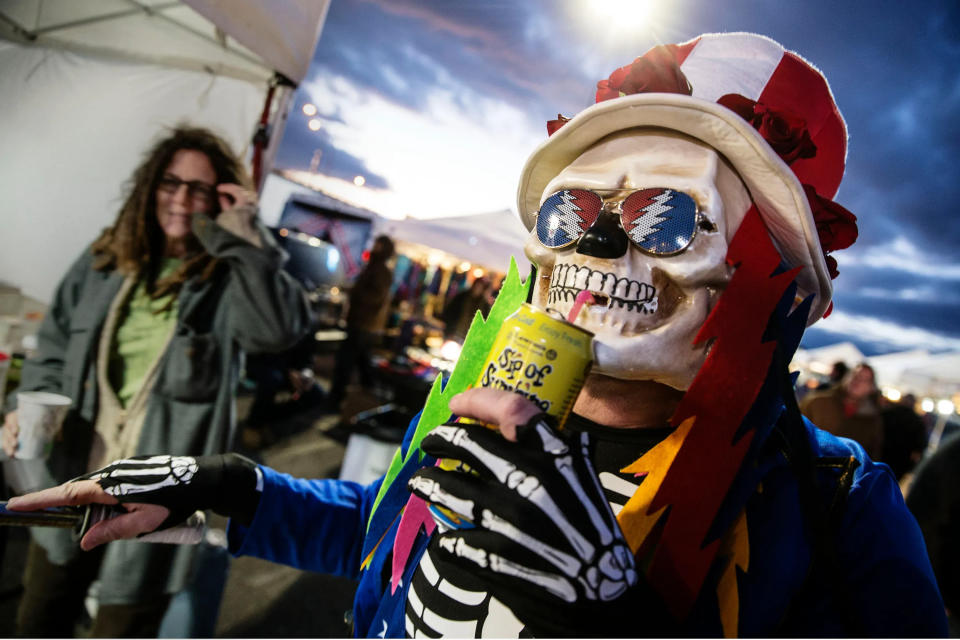 A scene from the parking lot at the Nov. 16, 2017, Dead and Company show at the Wells Fargo Center in Philadelphia.