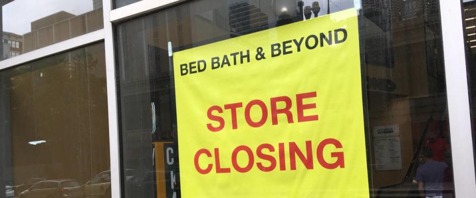 Bed bath and beyond store with a closing sign out front