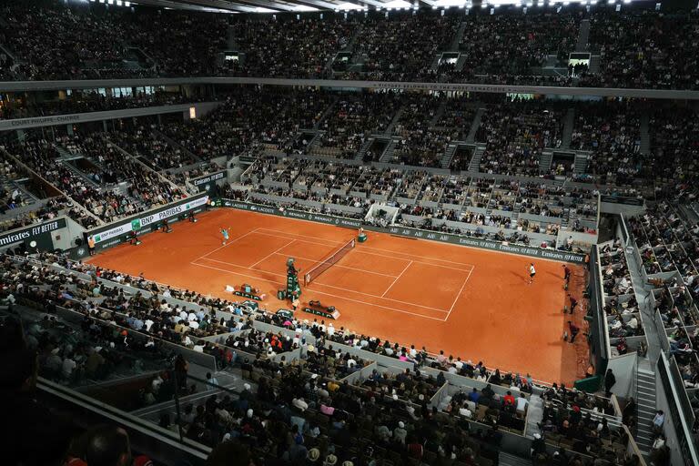 Cada vez más, el público está tomando partido en Roland Garros; cuando actúan tenistas franceses, está poniéndose agresivo.