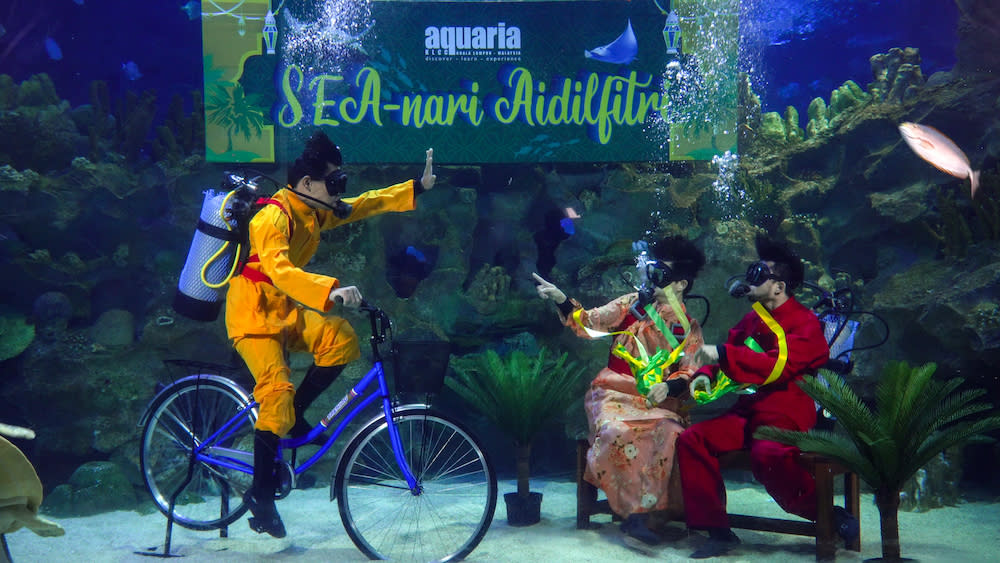 The oceanarium’s divers will be dressed to the nines during the Hari Raya feeding sessions at Aquaria. — Picture courtesy of Aquaria KLCC