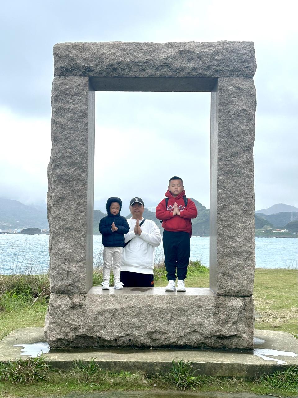 林子聰（後）的2個孩子都遺傳到他熱情的個性。（圖／艾迪昇傳播提供）