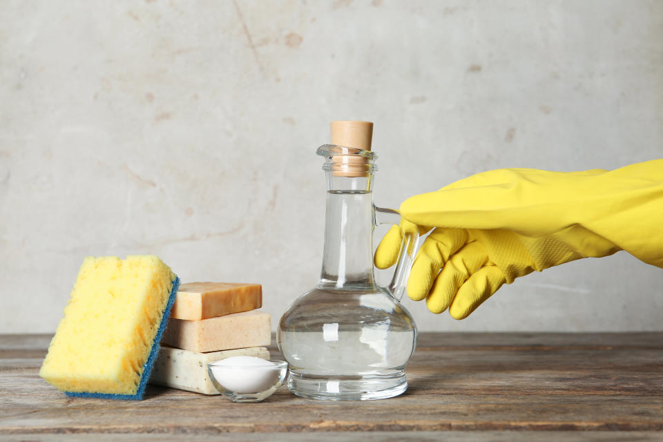 Make sure you use white vinegar -- not other types -- when cleaning appliances. (Photo: belchonock via Getty Images)