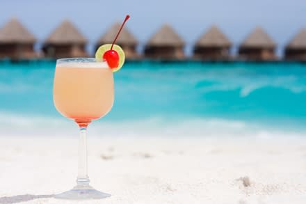 10 must-haves for a beach wedding: Cocktails