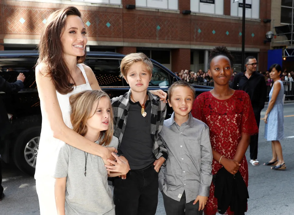 Executive producer Angelina Jolie arrives on the red carpet with her children, Vivienne, Shiloh, Knox Leon, and Zahara, for the film<em> The Breadwinner</em> at the Toronto International Film Festival on Sept. 10, 2017. (Photo Reuters/Mark Blinch)