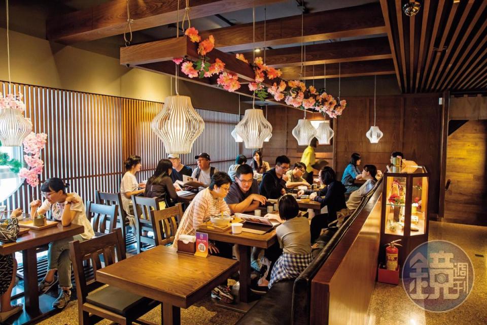 4年前創立「初心菓寮」品牌，台北內湖文德總店2樓設有用餐區。