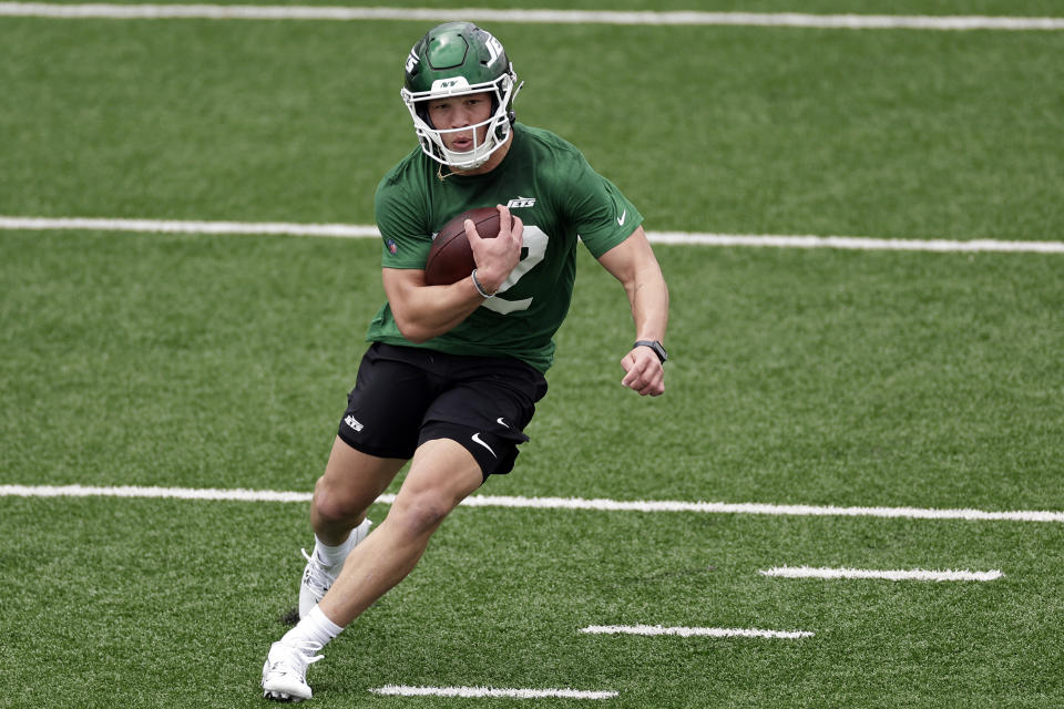New York Jets' Isaiah Davis works out during an NFL rookie minicamp football practice Friday, May 3, 2024, in Florham Park, N.J. (AP Photo/Adam Hunger)