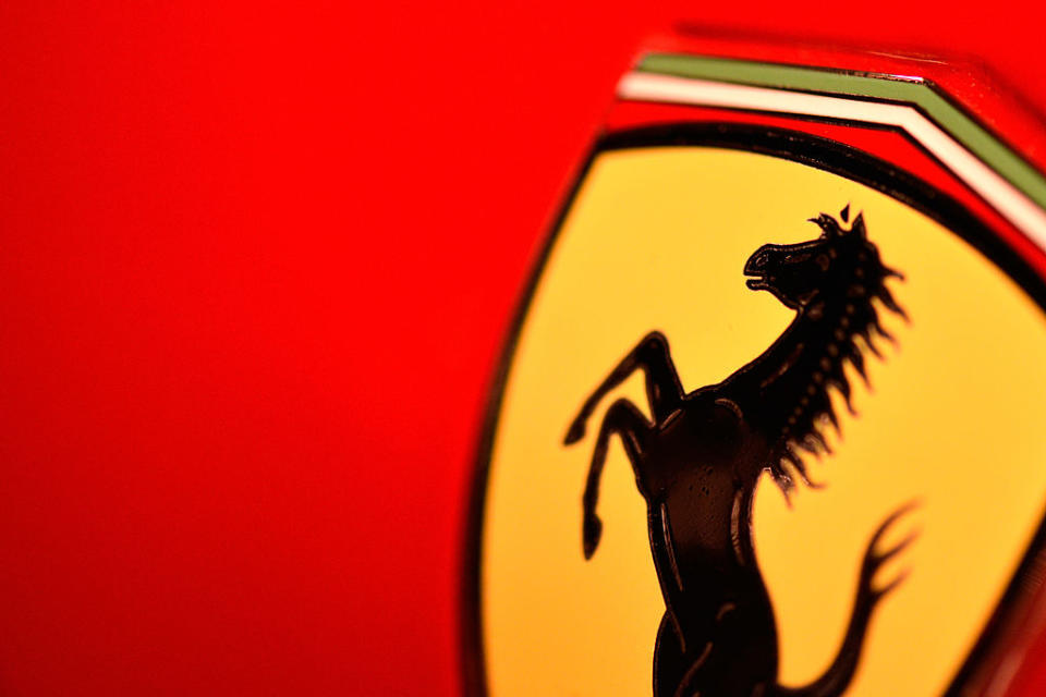 <p><b>Più ricavi</b>. 2016 positivo per la Ferrari, con un aumento dei ricavi netti pari all’8,8%, a quota 3,105 miliardi. Anche l’utile netto cresce: 38% in più a 400 milioni di euro (Photo by Harold Cunningham/Getty Images) </p>