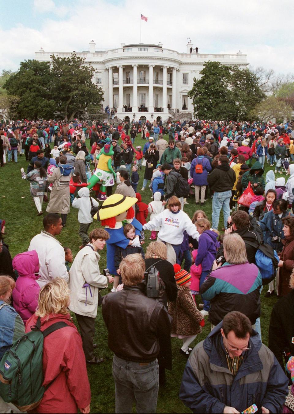 Children and families on White House lawn