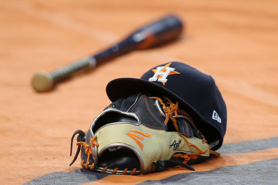 Houston Astros temporarily shut down alternate training site due to positive COVID-19 test. (Photo by Bob Levey/Getty Images)