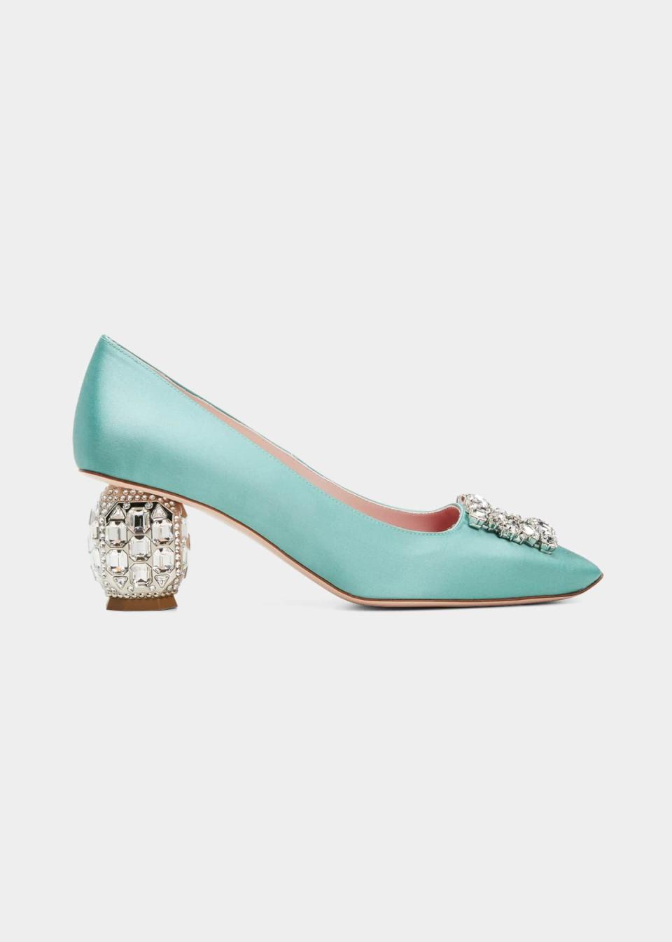 20) Satin Strass Buckle Pumps