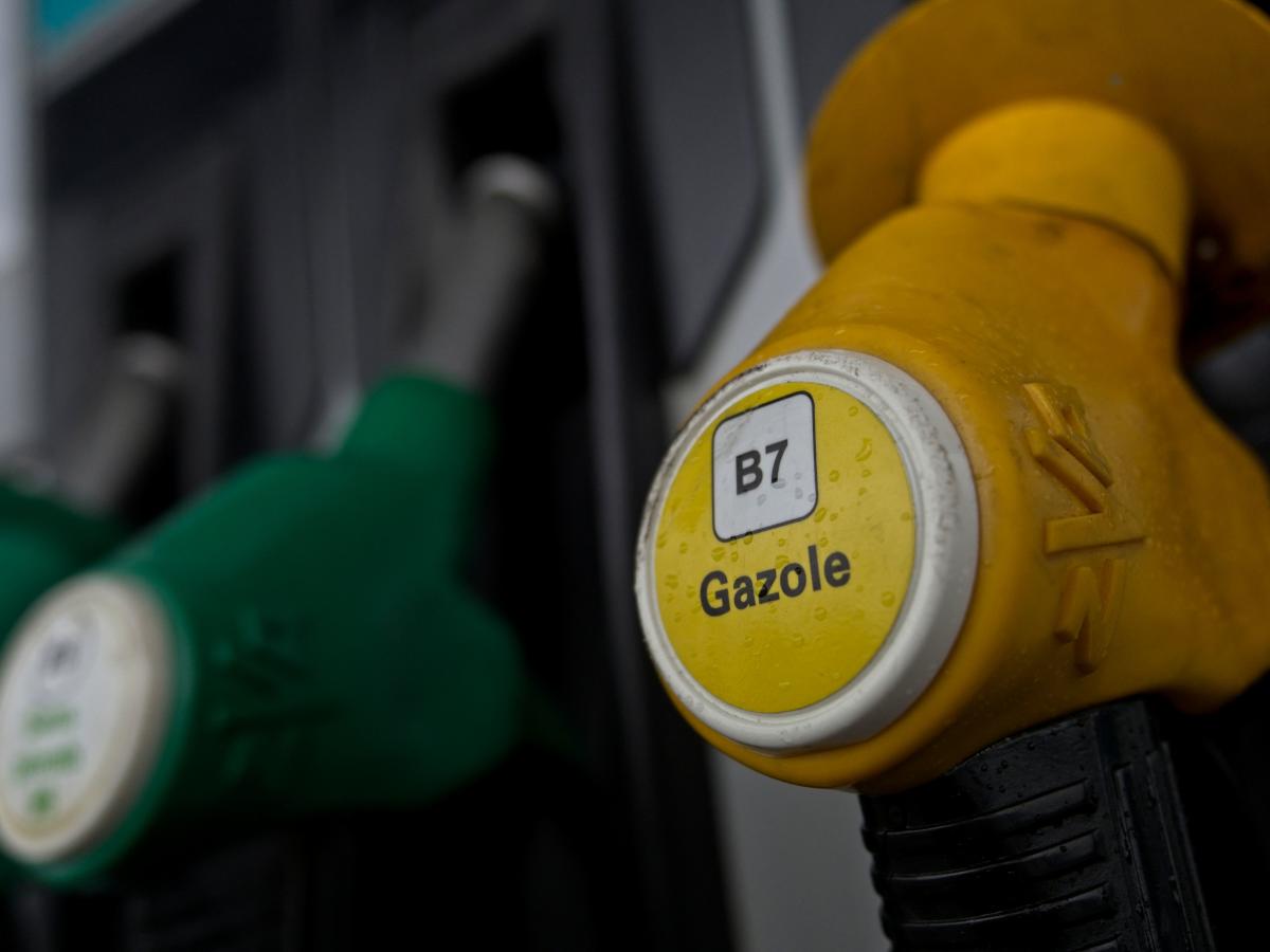 Pénurie d'essence : les intoxications par siphonnage de carburant en  augmentation
