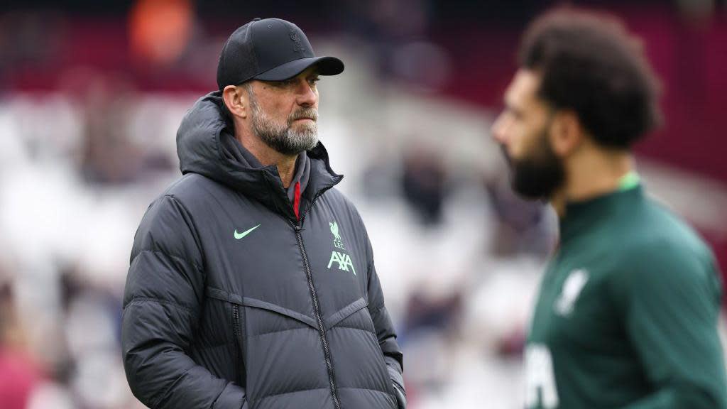  Liverpool manager Jurgen Klopp and Mohamed Salah