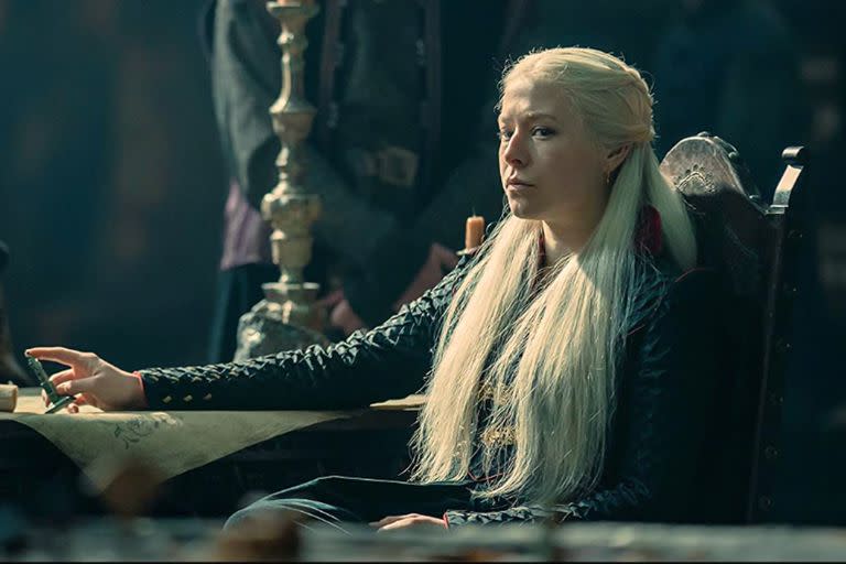 Emma D'Arcy como Rhaenyra Targaryen en La casa del dragón, cuya primera temporada concluyó anoche, por HBO Max