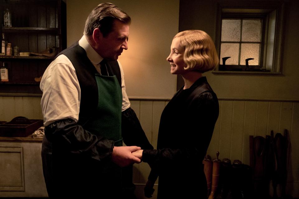 Brendan Coyle as John Bates and Joanne Froggatt as Anna Bates in Downton Abbey