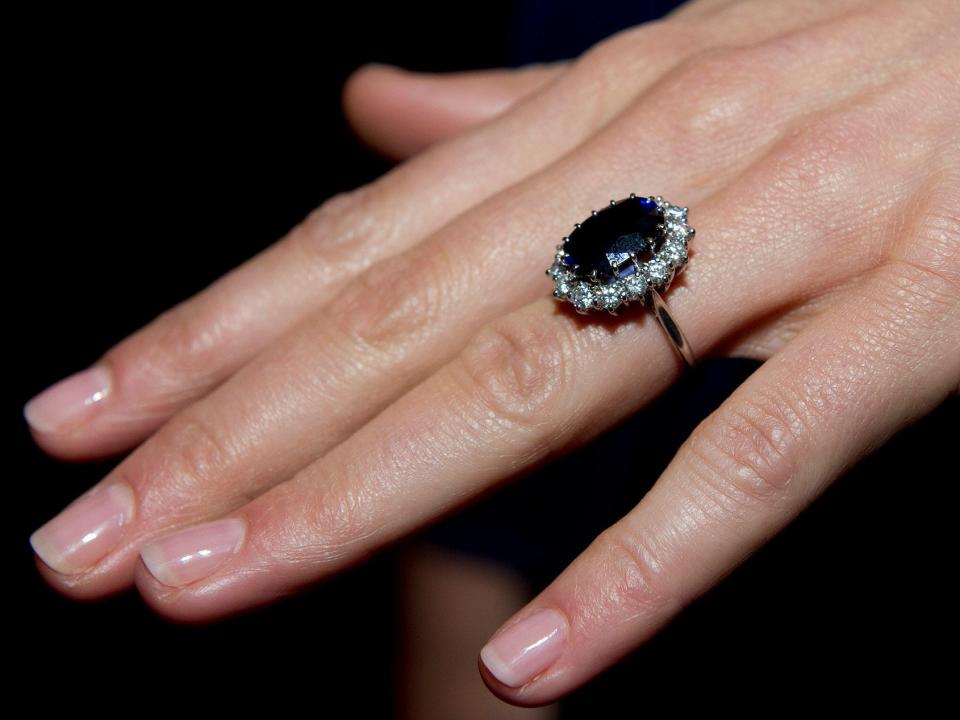 kate middleton engagement ring