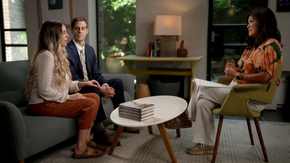 PHOTO: Jill Duggar Dillard and Derek Dillard speak with Juju Chang about her new memoir. (ABC News)