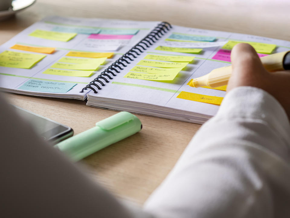 Plus question de se perdre au milieu d'un tas de post-it. Cette année, on adopte un outil bien plus pratique pour organiser son quotidien. (Photo : Getty Images)